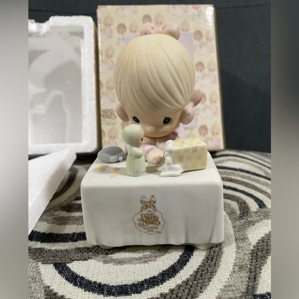 Vintage “My Happiness“ Precious Moments 
1990 Symbol Of Happiness Vintage
